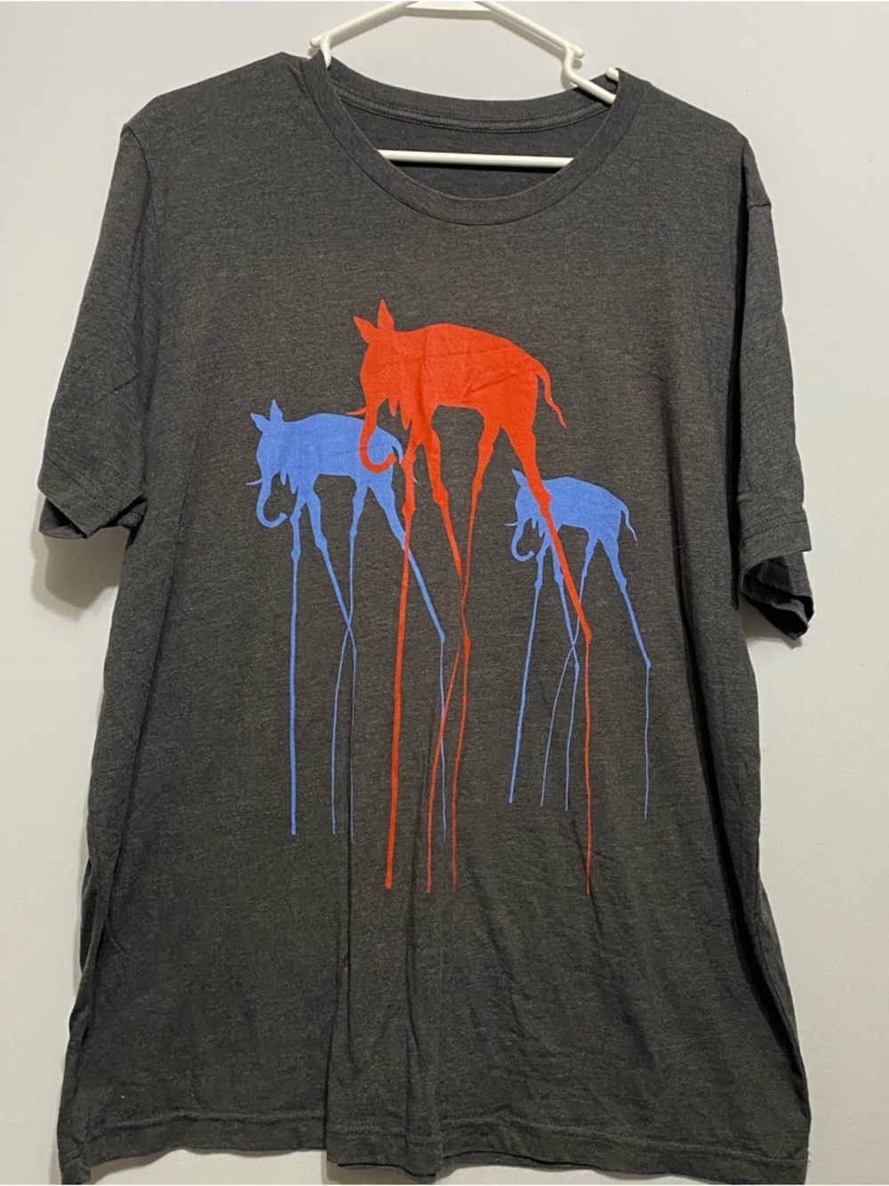 Salvador Dali 3 Elephants Minimal Artwork  T-Shirt Sz L/XL